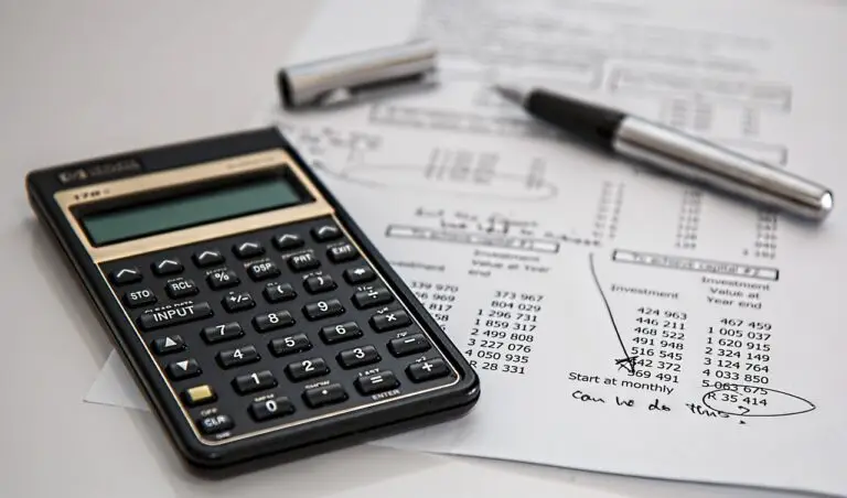 uk life insurance - image of calculator and bills