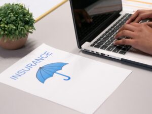 someone confused about life insurance and comparing policies online